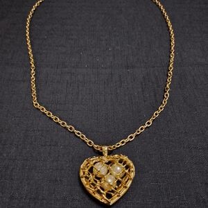 Elegant Gold Tone Metal Heart Pendant Necklace With Imitation Pearl Accents